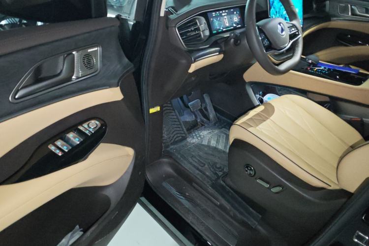 Used Denza D9 2024 EV 620 Premium Model