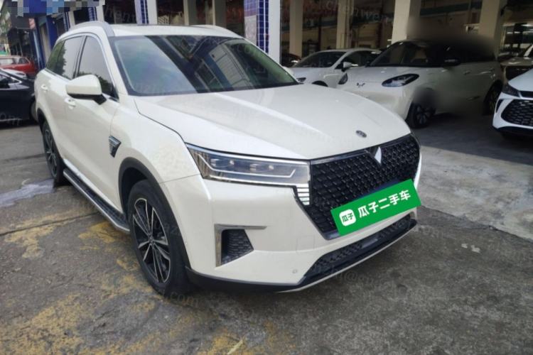 Used Venucia Star 2020 260T Automatic 48V Mild Hybrid Turbocharged Starry Edition Front Right 45 Deg