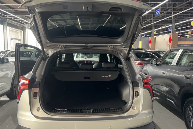 Used Haval XY 2022 1.5T Smart Edition Trunk