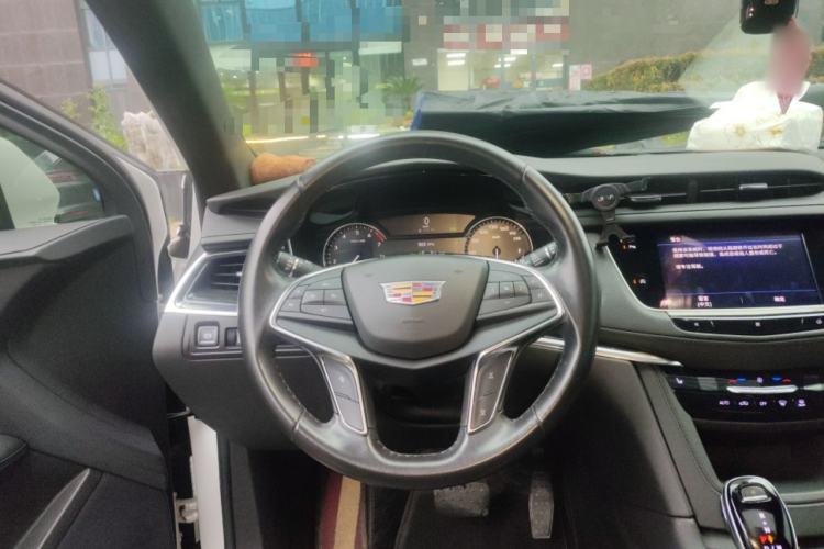 Used Cadillac XT5 2021 2.0T Two-Wheel Drive Luxury Version Steering Wheel