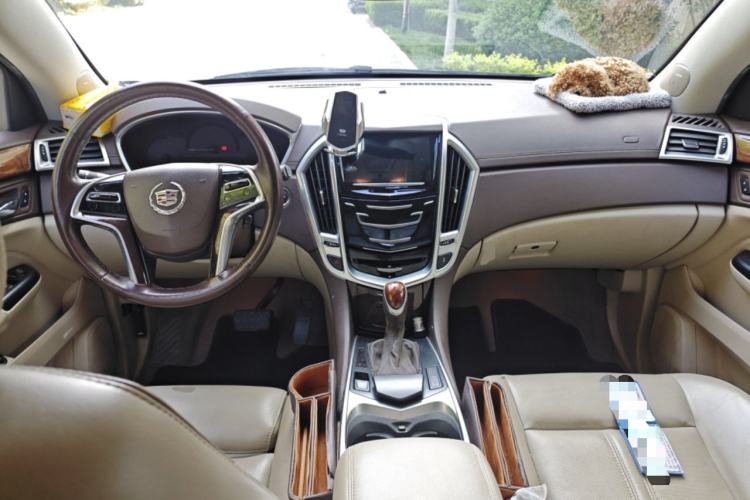 Used Cadillac SRX 2014 3.0L Elite Model Center Console