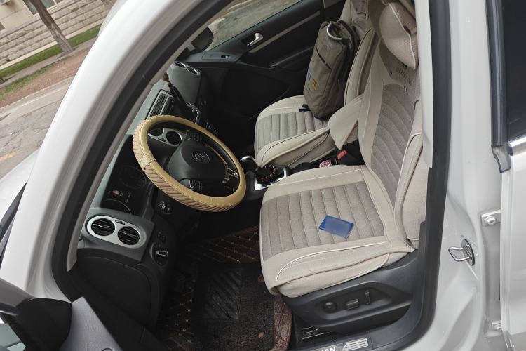 Used Volkswagen Tiguan 2016 300TSI Automatic All-Wheel Drive Luxury Edition Left Front Seat