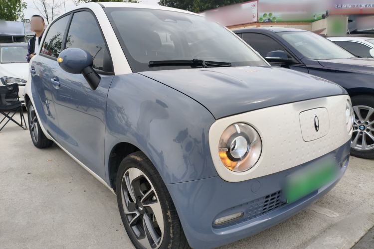 Used ORA Black Cat 2022 351 km Range Luxury Version Lithium-Ion Battery Front Right 45 Deg