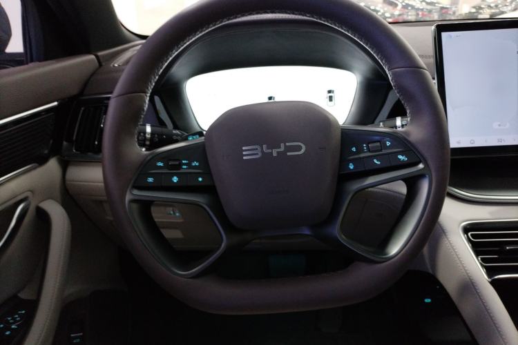 Used BYD Song PLUS New Energy 2025 EV Intelligent Driving Edition 520km Luxury Model
