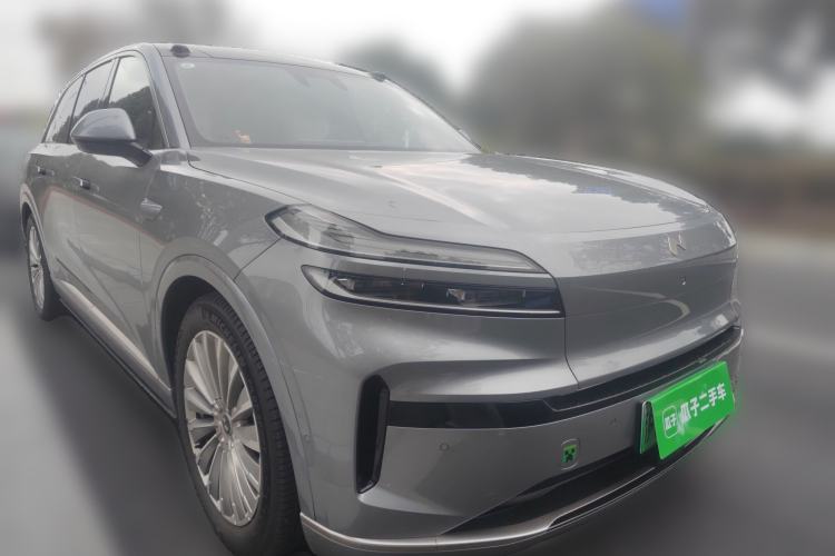 Used ONVO Luxeed L90 2025 Model—Ultra Six-Seater Version
