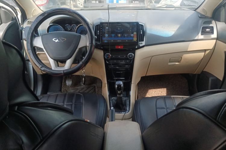 Used Chery E3 2013 1.5L Manual Fashion Model Center Console