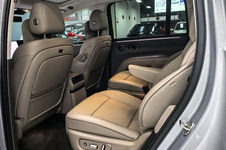 Used Li Auto i8 2025 Model Standard Version
