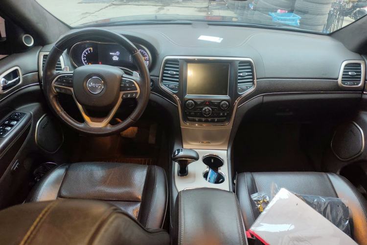 Used Jeep Grand Cherokee 2015 3.6L Flagship Prestige Edition
