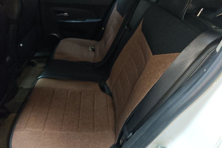 Used Chevrolet Cruze 2013 Hatchback 1.6T Automatic Flagship Model Left Rear Seat