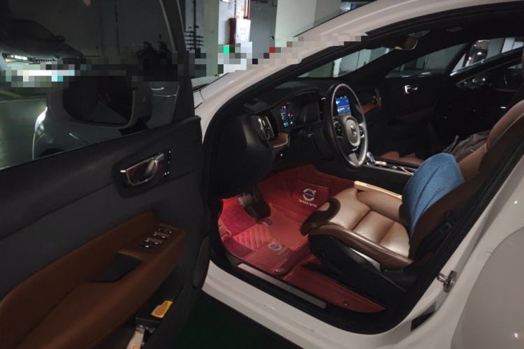 Used Volvo XC60 2022 B5 4x4 Smart Luxury Edition