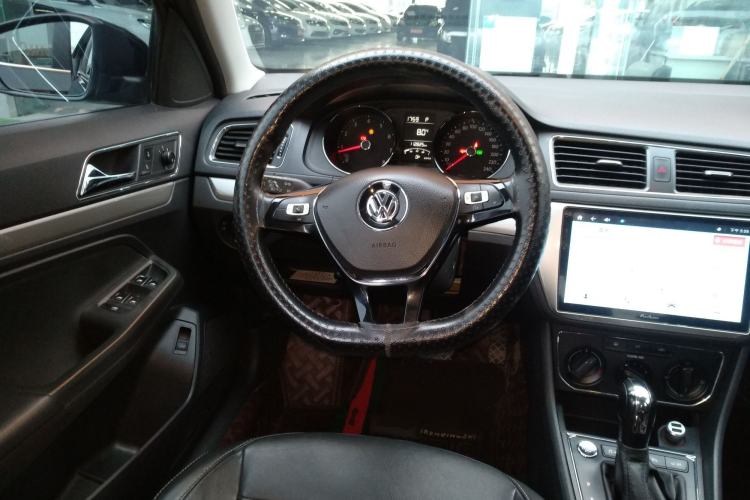 Used Volkswagen Lavida 2017 1.6L Automatic Comfort Edition
