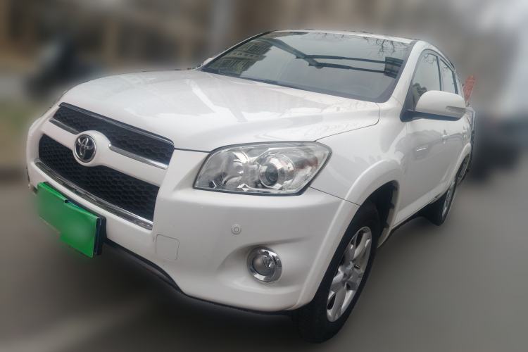 Used Toyota RAV4 2012 Luxurious 2.4L Automatic 4x4 with Stylish Features