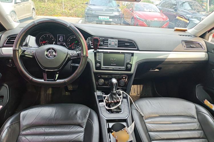 Used Volkswagen Lamando 2017 280TSI DSG Comfort Edition Center Console