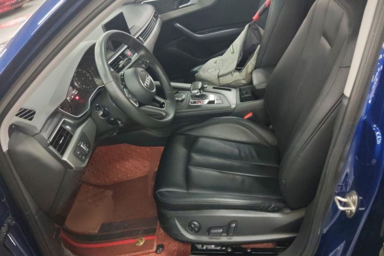 Used Audi A4L 2019 40 TFSI Ambition China VI Left Front Seat