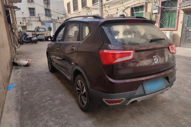 Used Baojun 560 2015 1.8L manual luxury version
