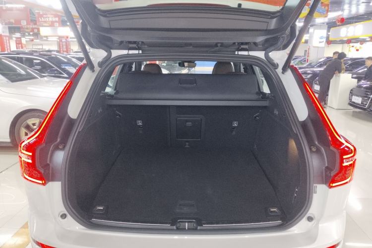 Used Volvo XC60 New Energy 2024 T8 Plug-in Hybrid Long-Range All-Wheel Drive Smart Luxury Edition Trunk