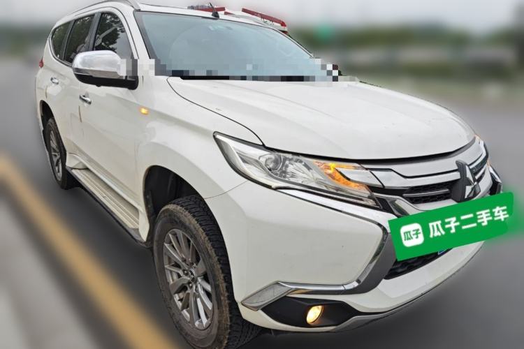 Used Mitsubishi Pajero Sport  Front Right 45 Deg