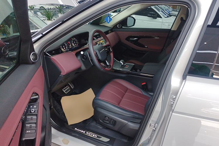 Used Land Rover Range Rover Evoque 2024 Aurora L 249 PS Prestige Light-Chasing Edition