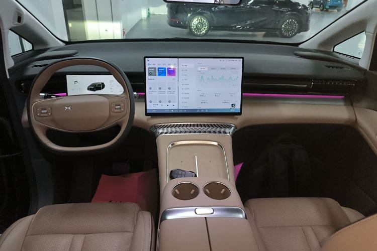 Used XPeng X9 2025 740 Ultra-Long Range Max Center Console