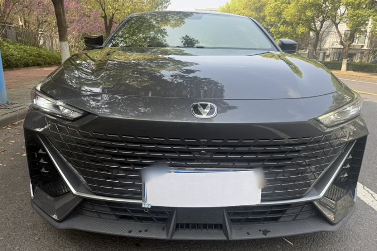 Used CHANGAN UNI-V 2022 1.5T Prestige Version Exterior 9