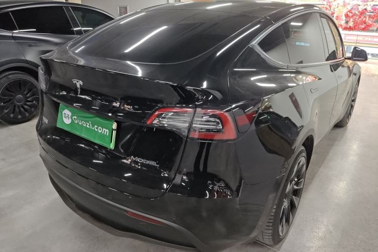 Used Tesla Model Y 2022 Long-Range All-Wheel-Drive Version
