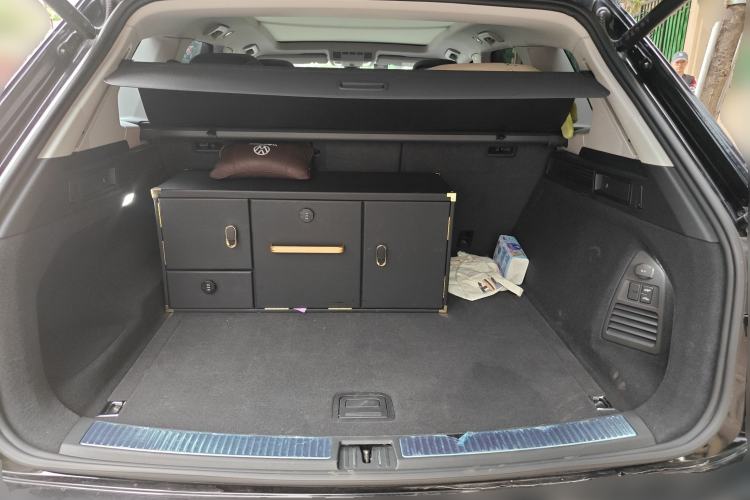 Used Volkswagen Touareg 2022 3.0 TSI Luxury Edition Black Diamond Sport Package
