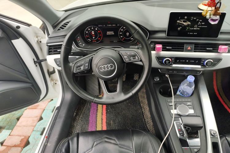 Used Audi A4L 2018 30th Anniversary Edition 40 TFSI Fashion Model Steering Wheel