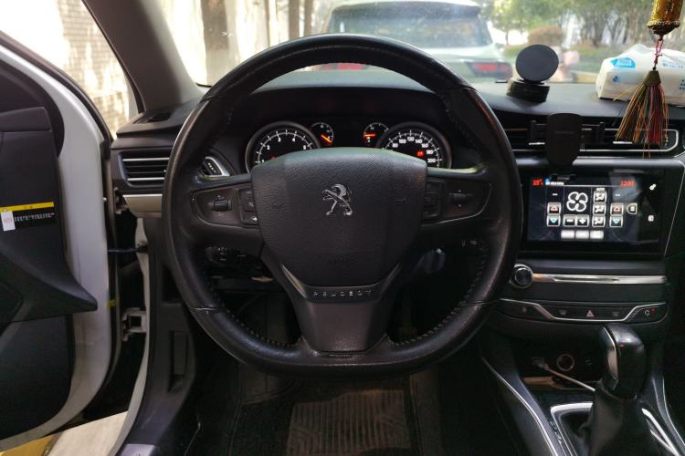 Used Peugeot 408 2015 1.2T Automatic Luxury Edition Steering Wheel