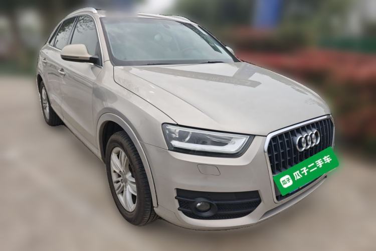 Used Audi Q3 2015 35 TFSI Comfort Model Front Right 45 Deg