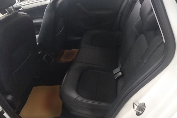 Used Skoda Rapid Spaceback 2014 1.6L Manual Enjoyment Edition
