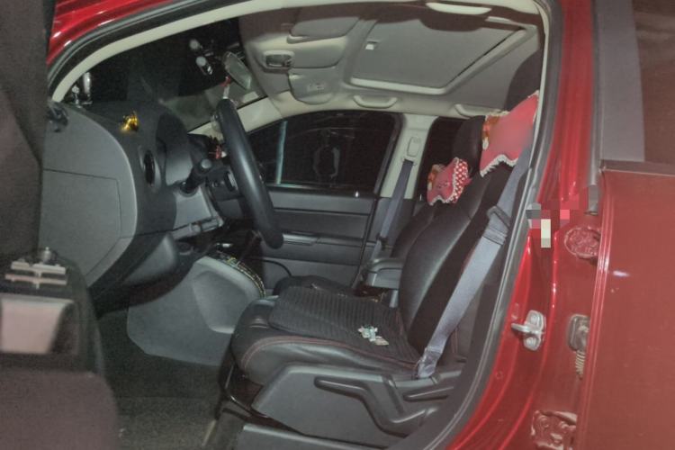 Used Jeep Compass 2013 2.0L two-wheel drive sport version
