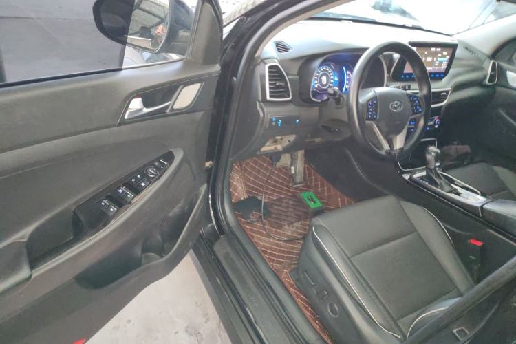 Used Hyundai Tucson 2019 280TGDi Dual-Clutch Two-Wheel Drive Fashion Edition China V Standard
