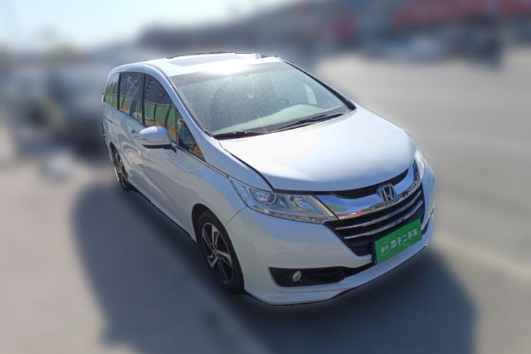 Used Honda Odyssey 2017 2.4L Luxury Edition Front Right 45 Deg