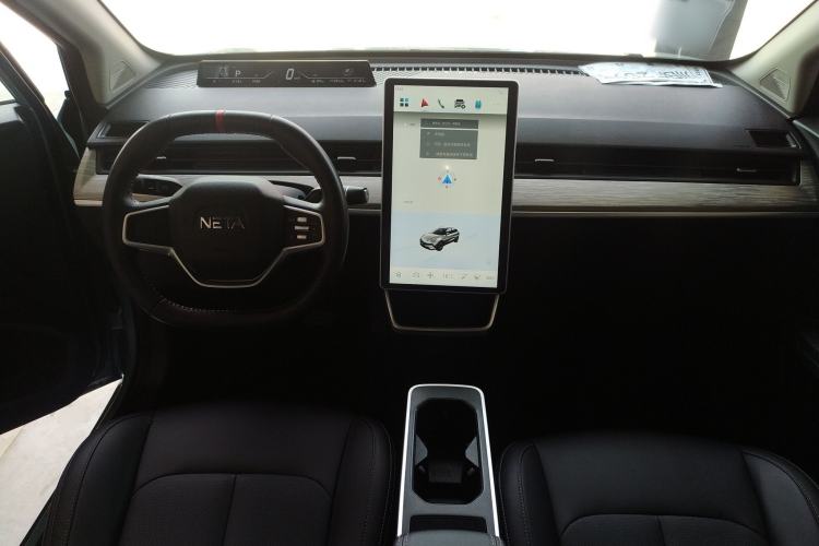 Used NETA V 2021 Standard Range Entertainment Version – Upgraded Model Center Console