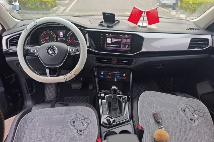 Used Volkswagen Tayron 2022 280TSI Two-Wheel Drive Luxury Smart Connectivity Version Center Console