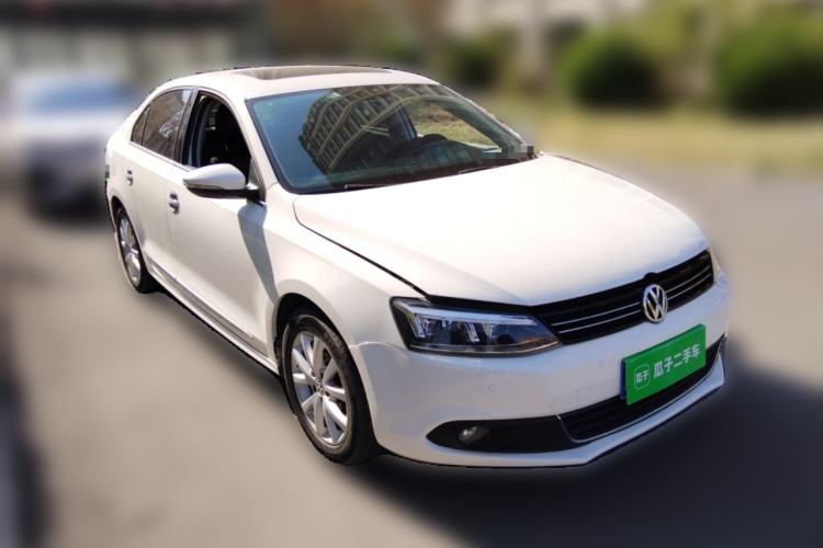 Used Volkswagen Sagitar 2012 1.4TSI Automatic Luxury Edition Front Right 45 Deg