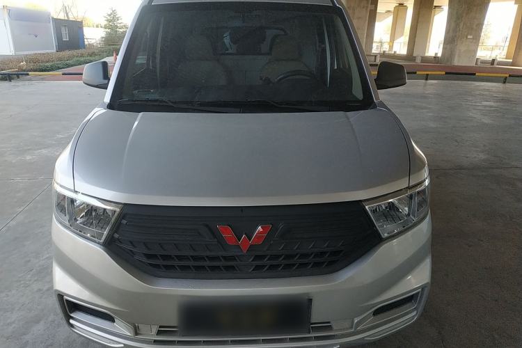 Used Wuling Hongguang V 2022 1.5L Jingqu Edition Enclosed-Window Vehicle with Hydraulic Power Steering LAR

