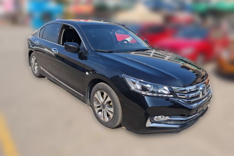 Used Honda Accord 2015 2.0L LX Comfort Edition Front Right 45 Deg