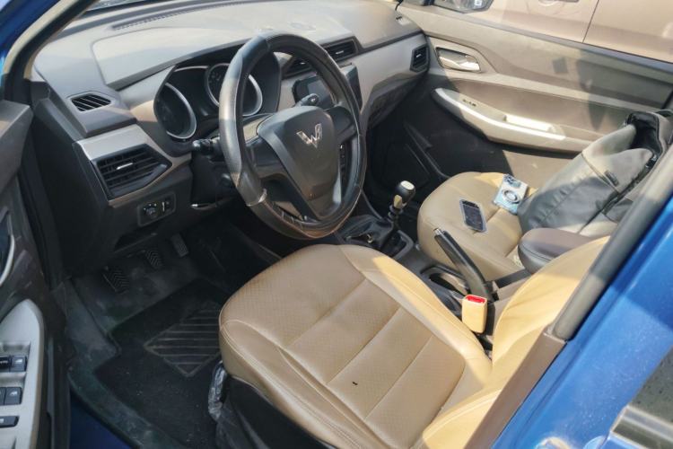 Used Wuling Hongguang 2019 1.5L S Comfort Edition China VI LAR
