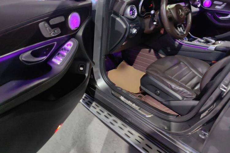 Used Mercedes-Benz GLC 2018 GLC 300 4MATIC Luxury Model Driver Seat