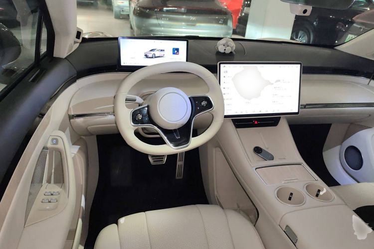 Used Hima Luxeed R7 2024 All-Electric 802 km Max
