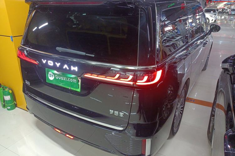 Used VOYAH Dream 2025 PHEV Four-Wheel-Drive Flagship Kunpeng Edition
