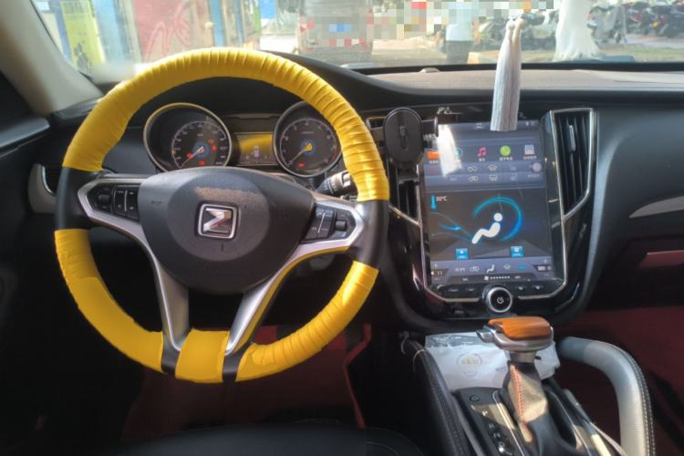 Used Zotye SR7 2016 1.5T CVT Cube Heart Edition China V Standard Center Console