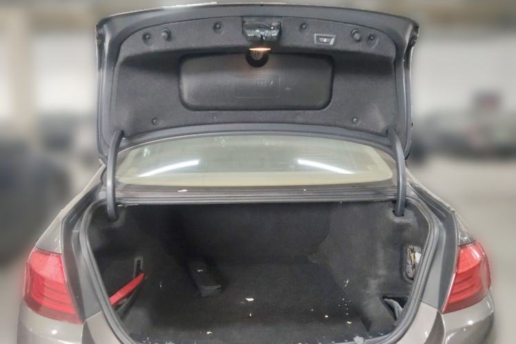 Used BMW 5 Series 2012 535Li Leading Model