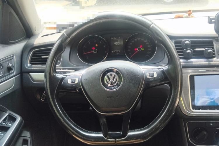 Used Volkswagen Lavida 2017 1.6L Automatic Comfort Edition
