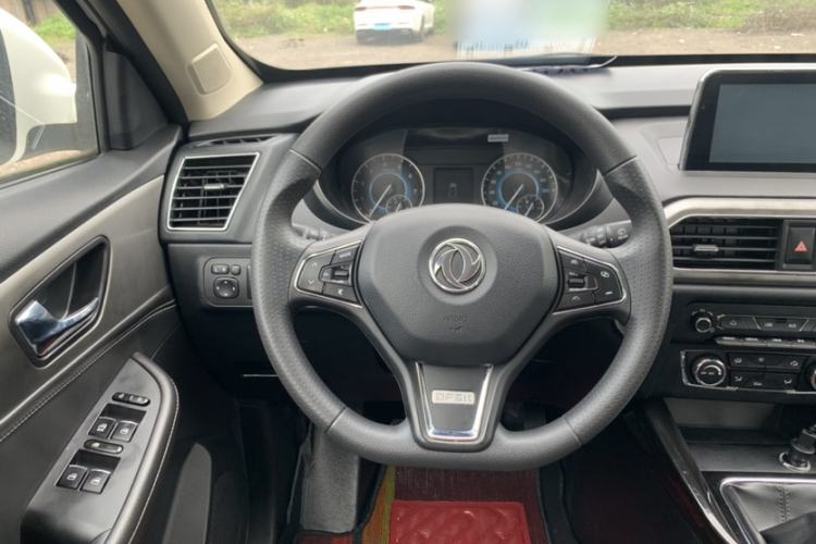 Used Dongfeng Fengon S560 2018 1.8L Manual Urban Model 7 Seats Interior 6