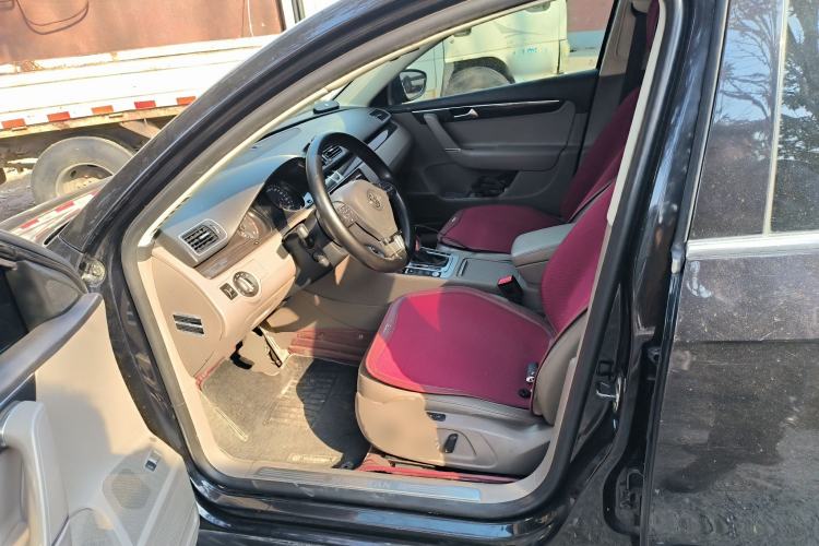 Used Volkswagen Magotan 2012 Facelift 1.8TSI Prestige Model Left Front Seat