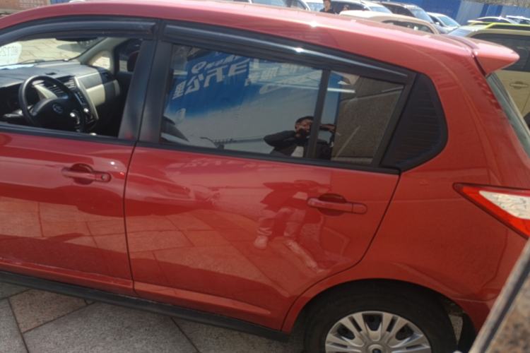 Used Venucia R50 2015 1.6L Automatic Fashion Edition