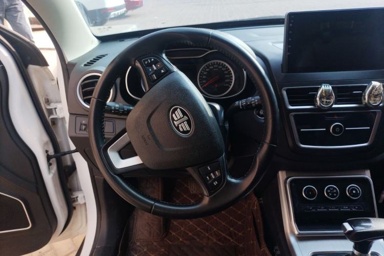 Used Bestune X40 2019 1.6L Automatic Luxury Edition China VI
