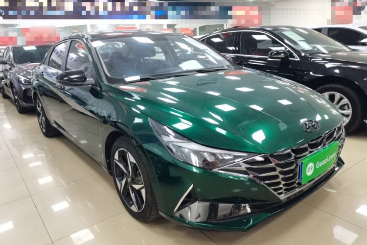 Used Hyundai Elantra 2021 1.5L CVT GLX Elite Edition Front Right 45 Deg